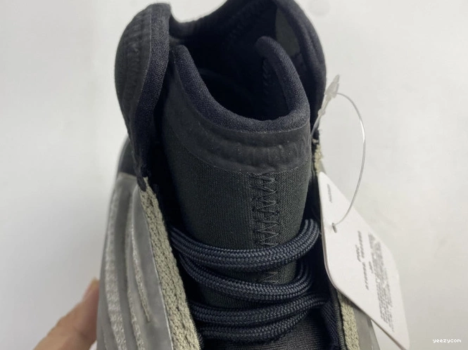 Barium Quantum Yeezy Adidas H68771 1109